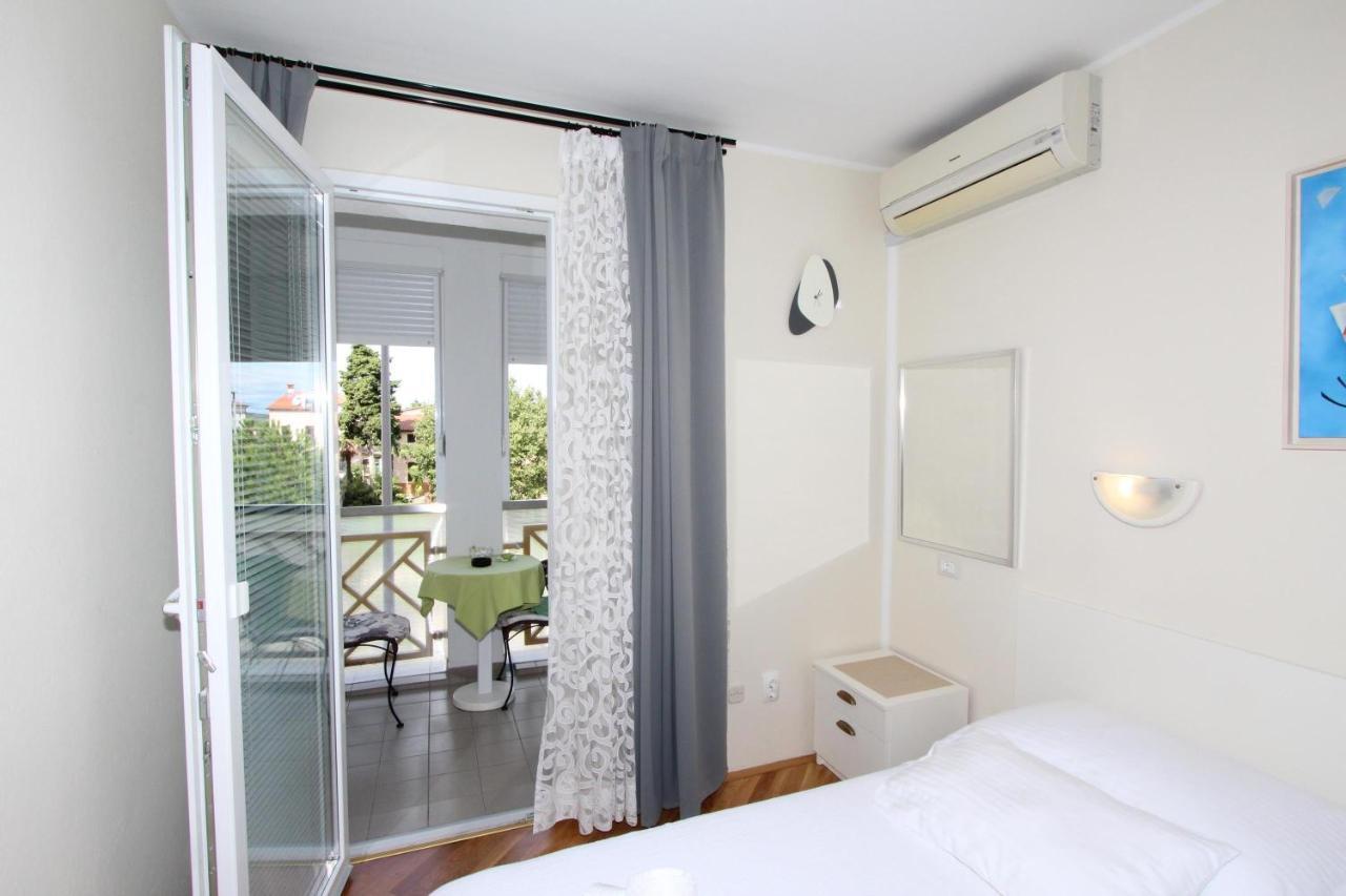 Room Roma Ровин Екстериор снимка
